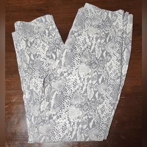 Time and Tru Snake Print Pant Gray And White Zip Stretch